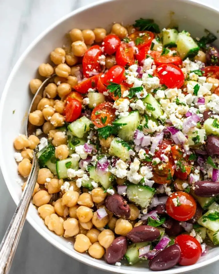 10-Minute Mediterranean Chickpea Salad Recipe