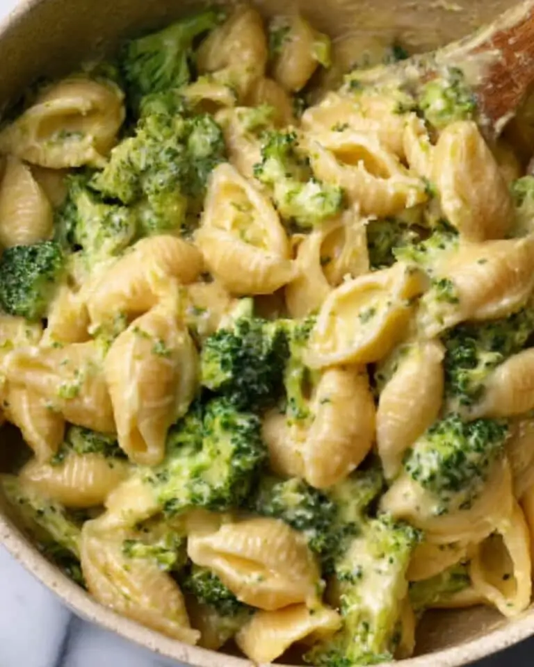 One Pot Healthy Broccoli Mac and Cheese Recipe