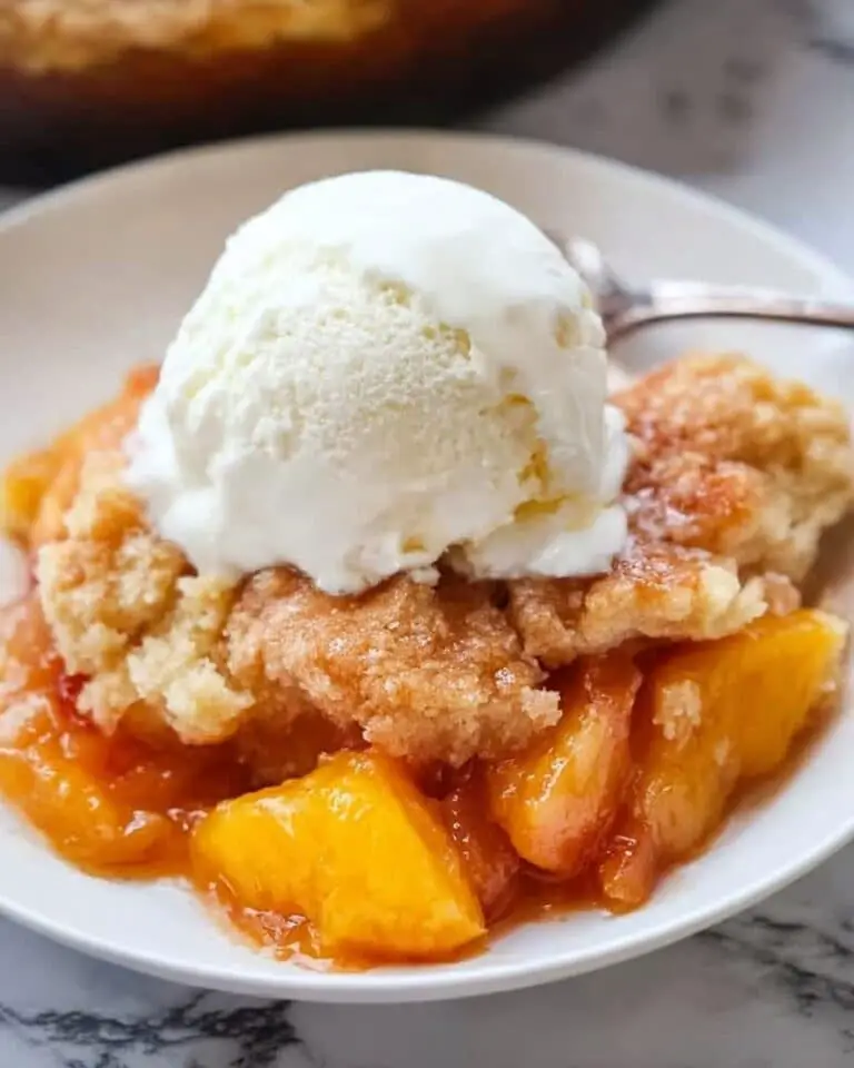 The Best Southern Peach Cobbler Recipe