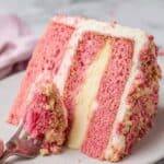 Easy Strawberry Crunch Cake Recipe